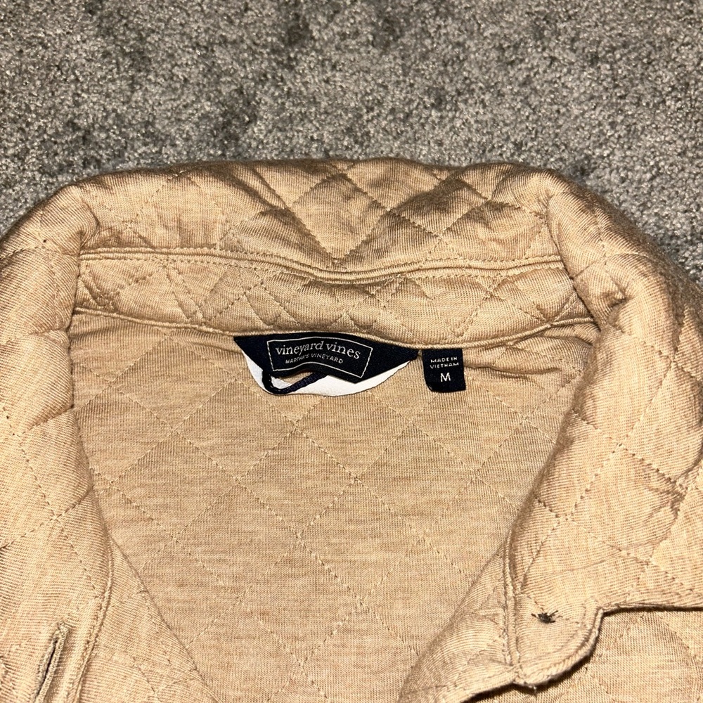 Vineyard Vines Tan Quilted Button Down Shirt - Picture 2 of 2